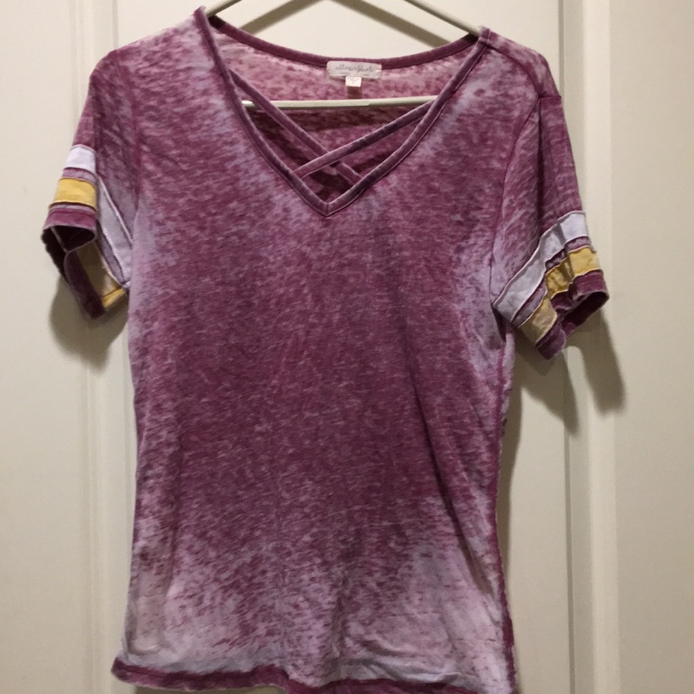 Ultra Flirt women crisscross distressed faded design Tshirt short sleeve size S